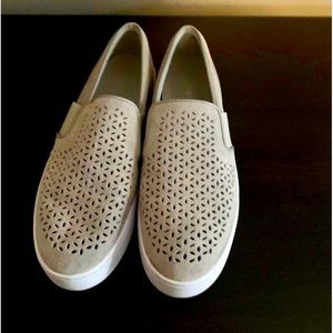 Women's Vionic Kani Slip On Light Grey